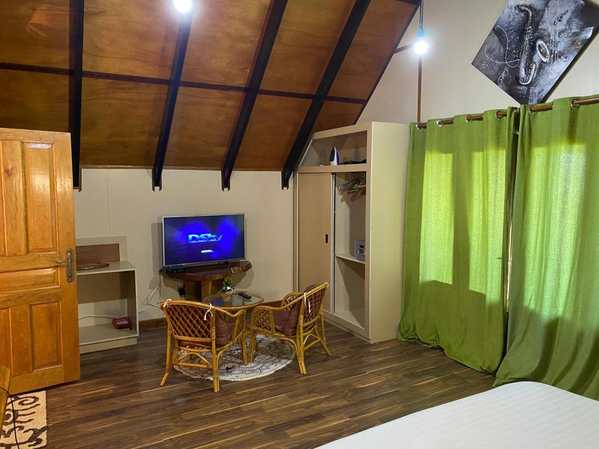 Mouggae Blues Villas 보발롱 외부 사진